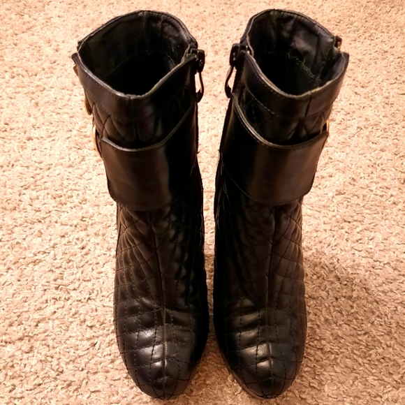 Leather bootie with Gold buckle. Sz 6 - Picture 2 of 5